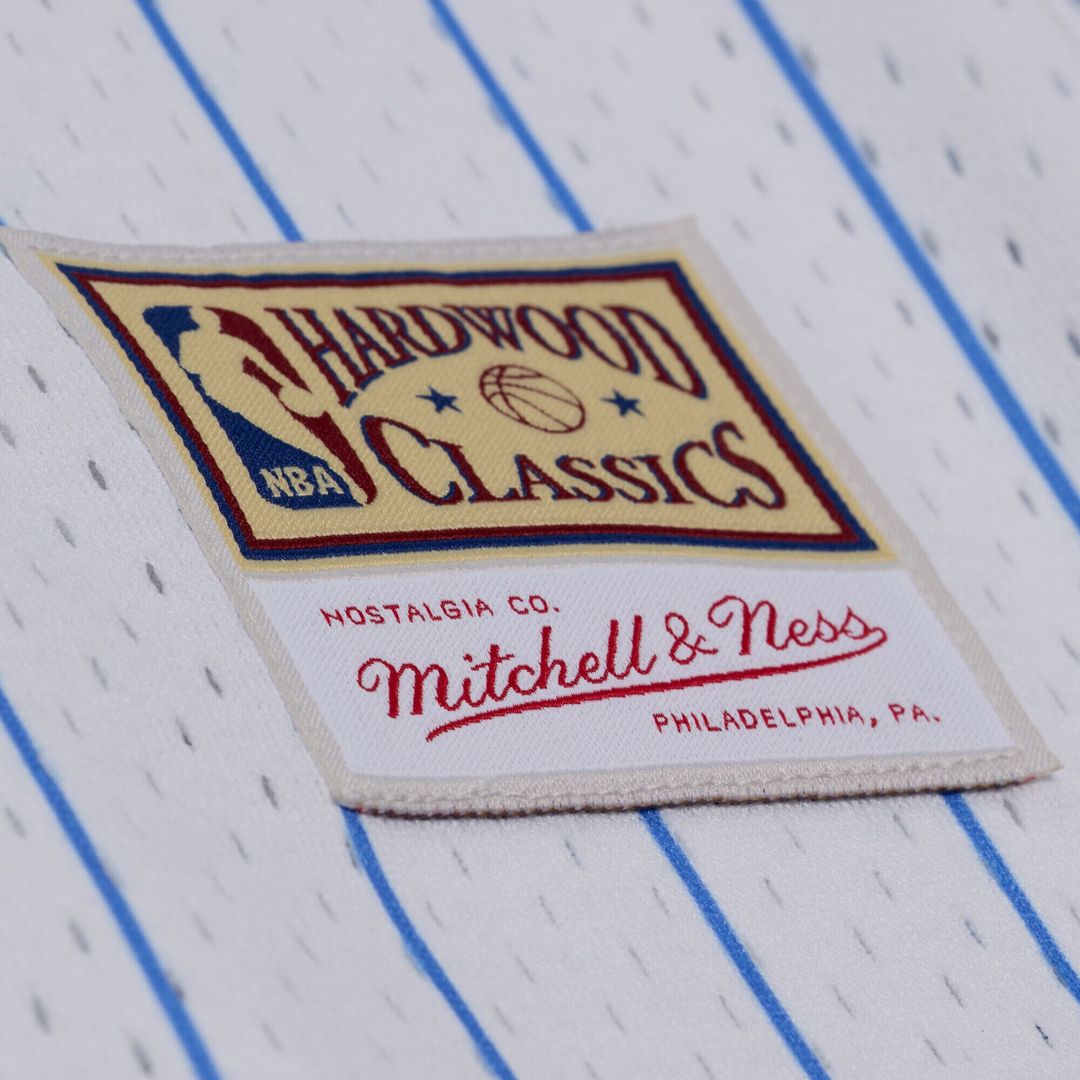 Cleveland Cavaliers Mitchell & Ness Head Coach Pinstripe Mesh Full - Button Baseball Jersey - White Team Jersey Sports Fan Apparel
