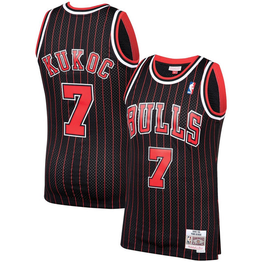 Chicago Bulls Toni Kukoc Mitchell & Ness 1995/96 Hardwood Classics Swingman Jersey - Black Team Jersey Sports Fan Apparel
