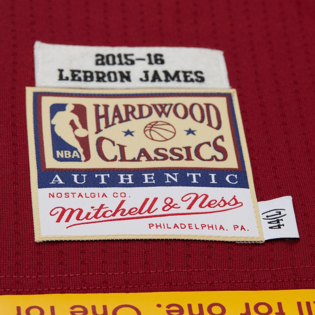 Cleveland Cavaliers LeBron James Mitchell & Ness Hardwood Classics 2015/16 Authentic Jersey - Wine Team Jersey Sports Fan Apparel