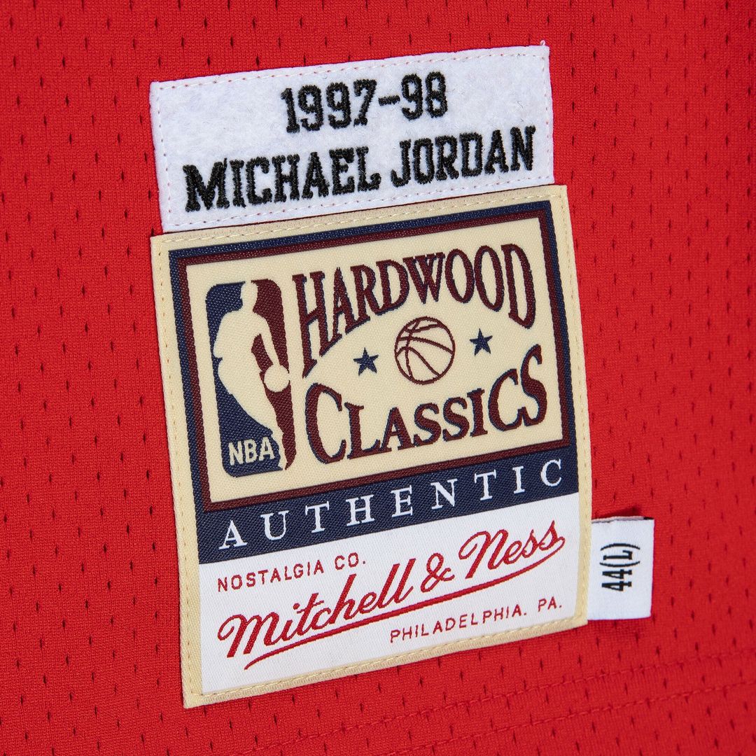 Chicago Bulls Michael Jordan Mitchell & Ness 1997 - 98 Authentic Jersey - Red Team Jersey Sports Fan Apparel